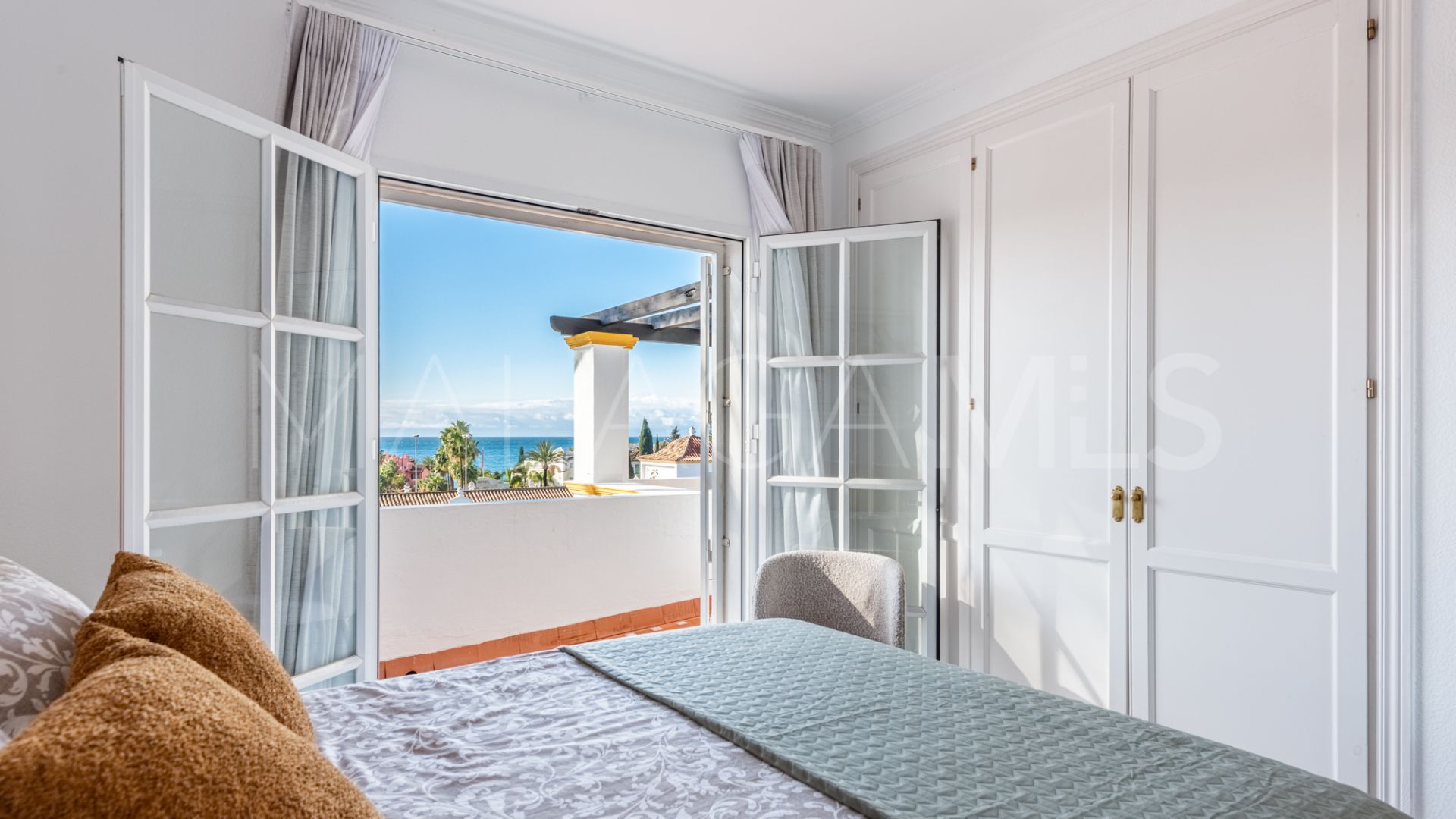 Adosado with 4 bedrooms a la venta in Coto de La Serena