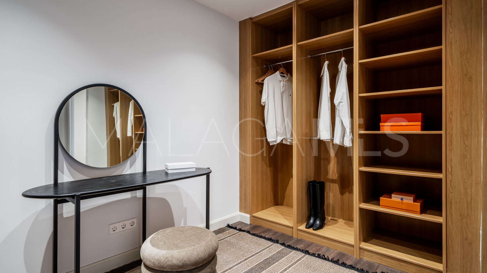 5 bedrooms Selwo villa for sale