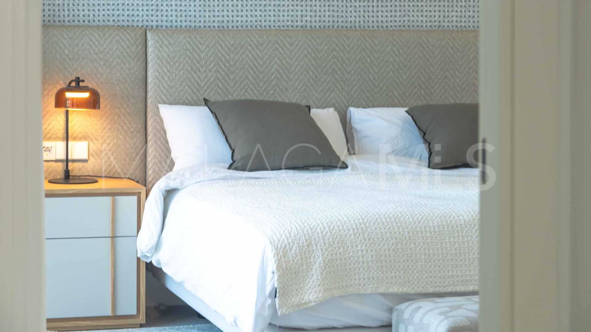 For sale villa with 5 bedrooms in San Pedro de Alcantara