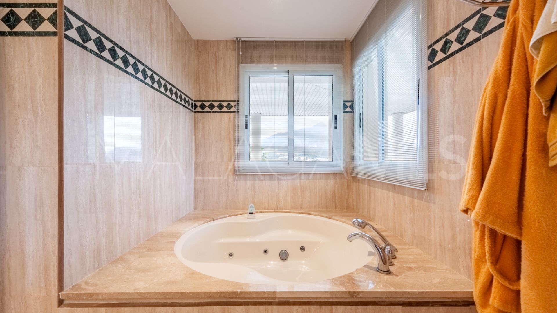 Buy apartamento in La Corniche de 3 bedrooms