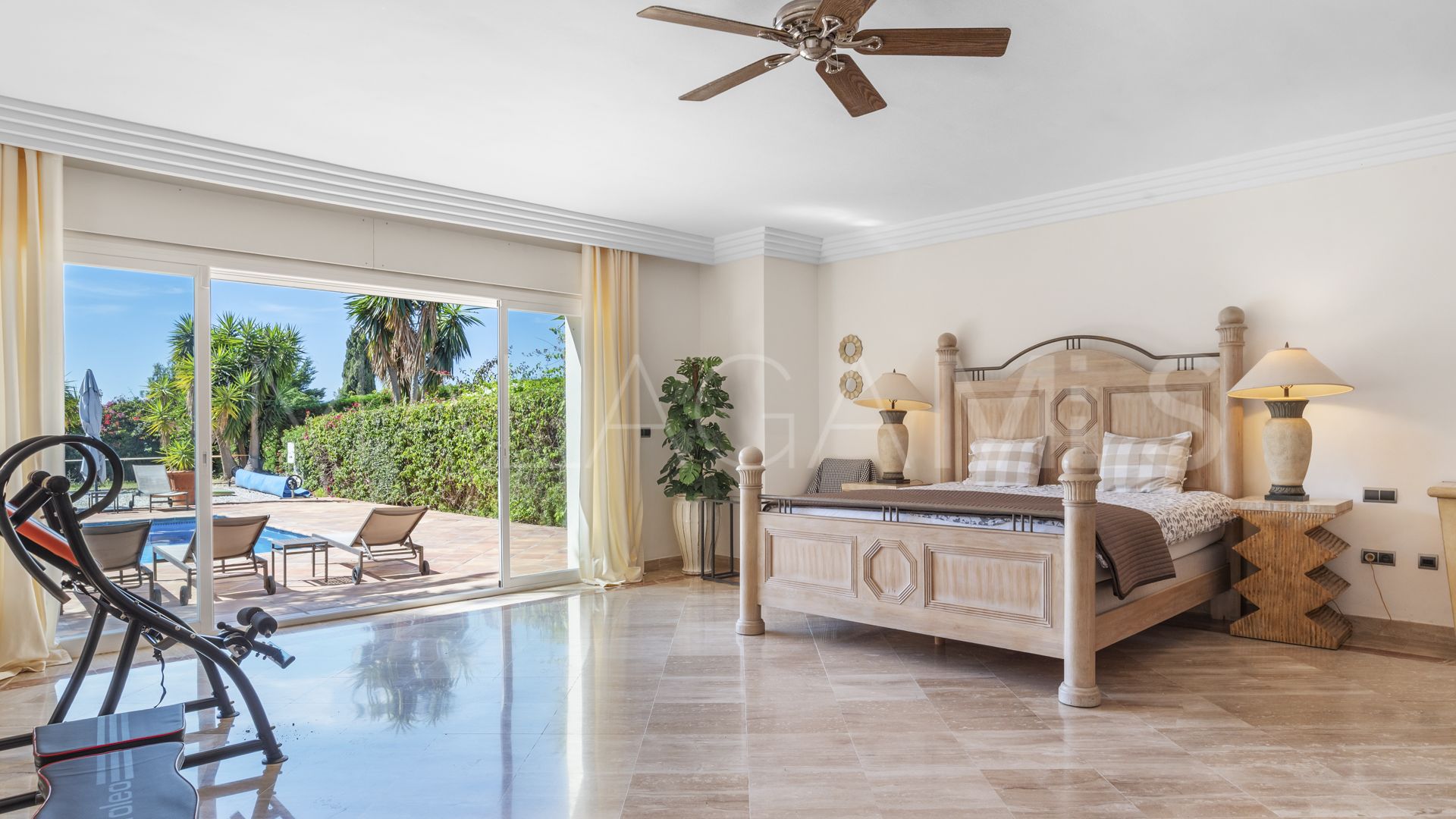 Villa for sale in Puerto del Almendro