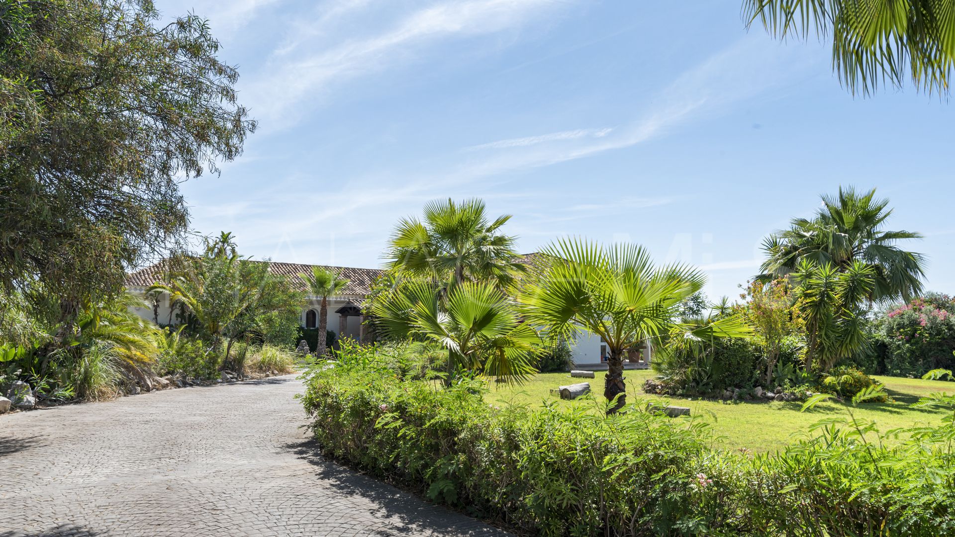 Villa for sale in Puerto del Almendro