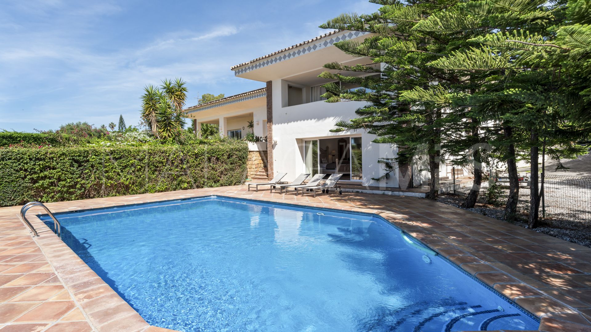 Villa for sale in Puerto del Almendro