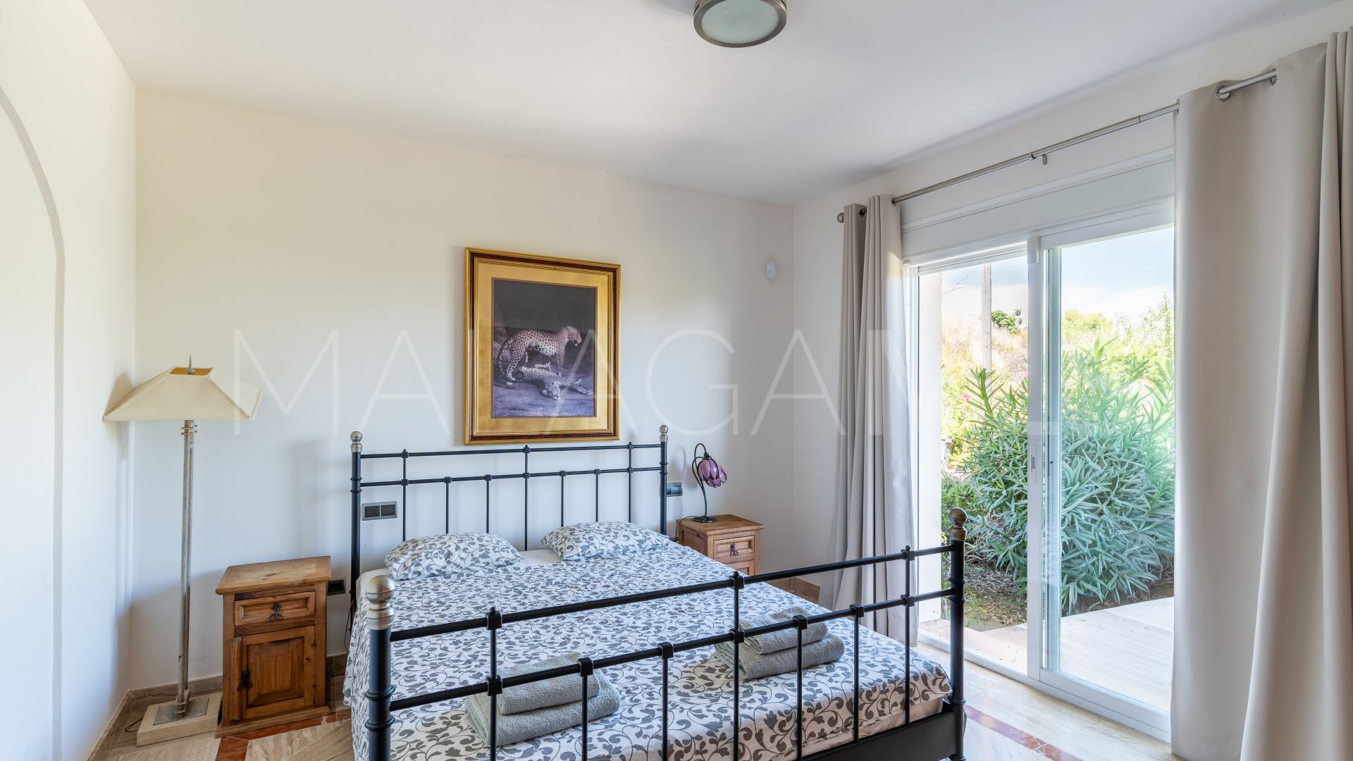 Buy villa in Puerto del Almendro with 5 bedrooms