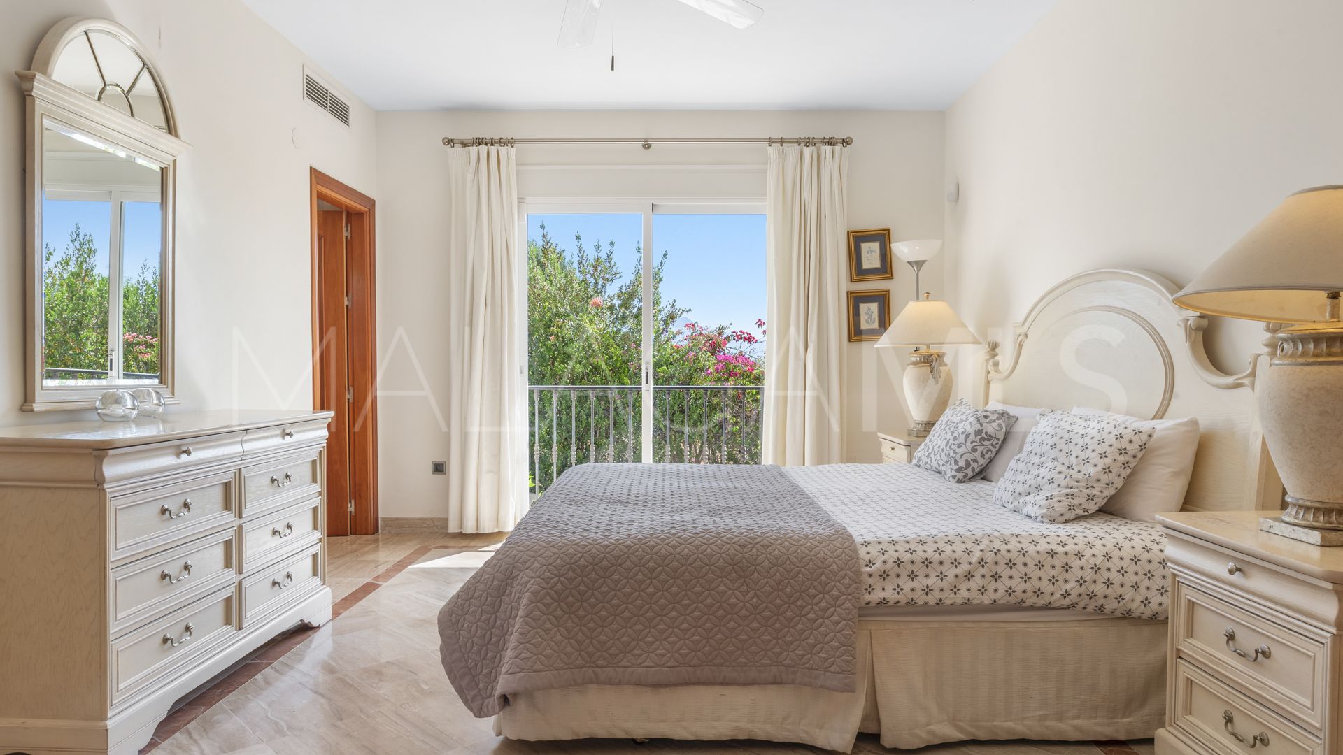 Villa for sale in Puerto del Almendro