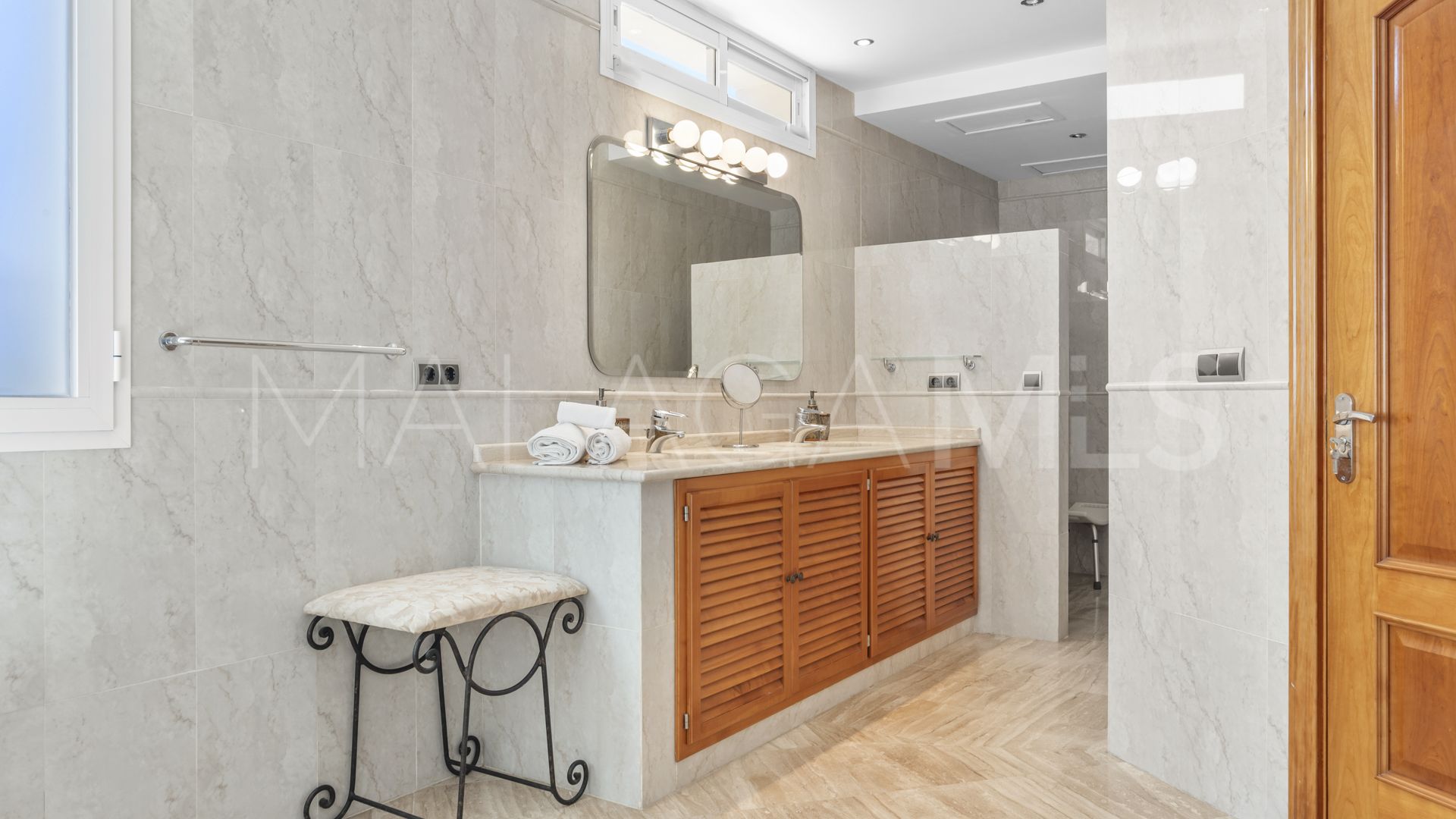 Villa for sale in Puerto del Almendro