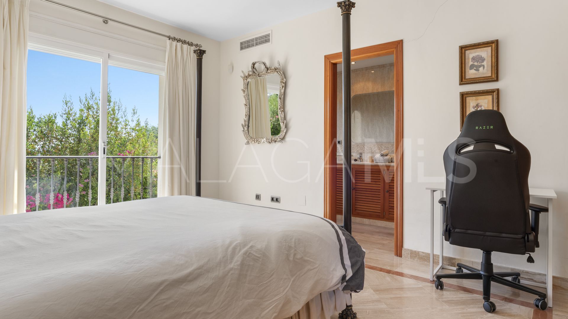Villa for sale in Puerto del Almendro