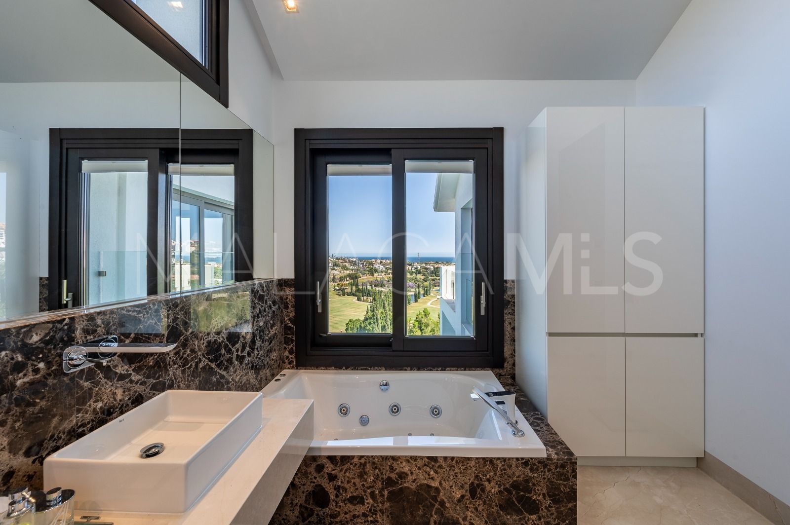 Villa for sale in Los Flamingos