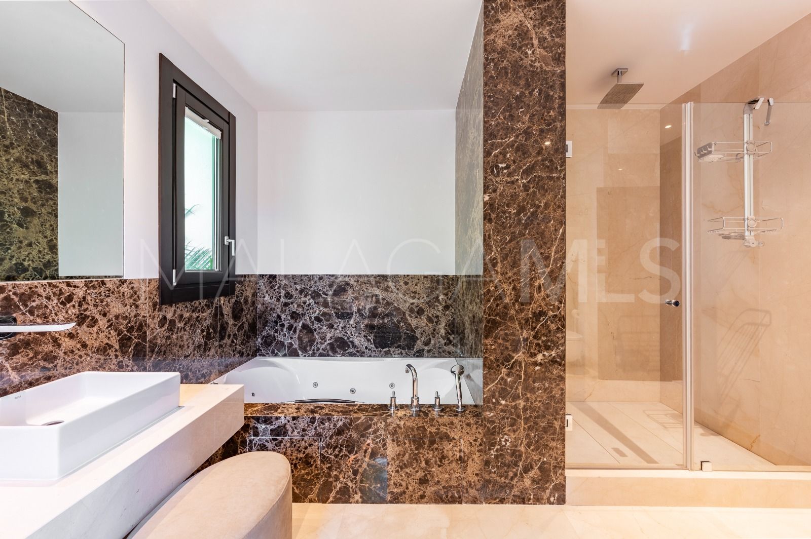 Villa for sale in Los Flamingos