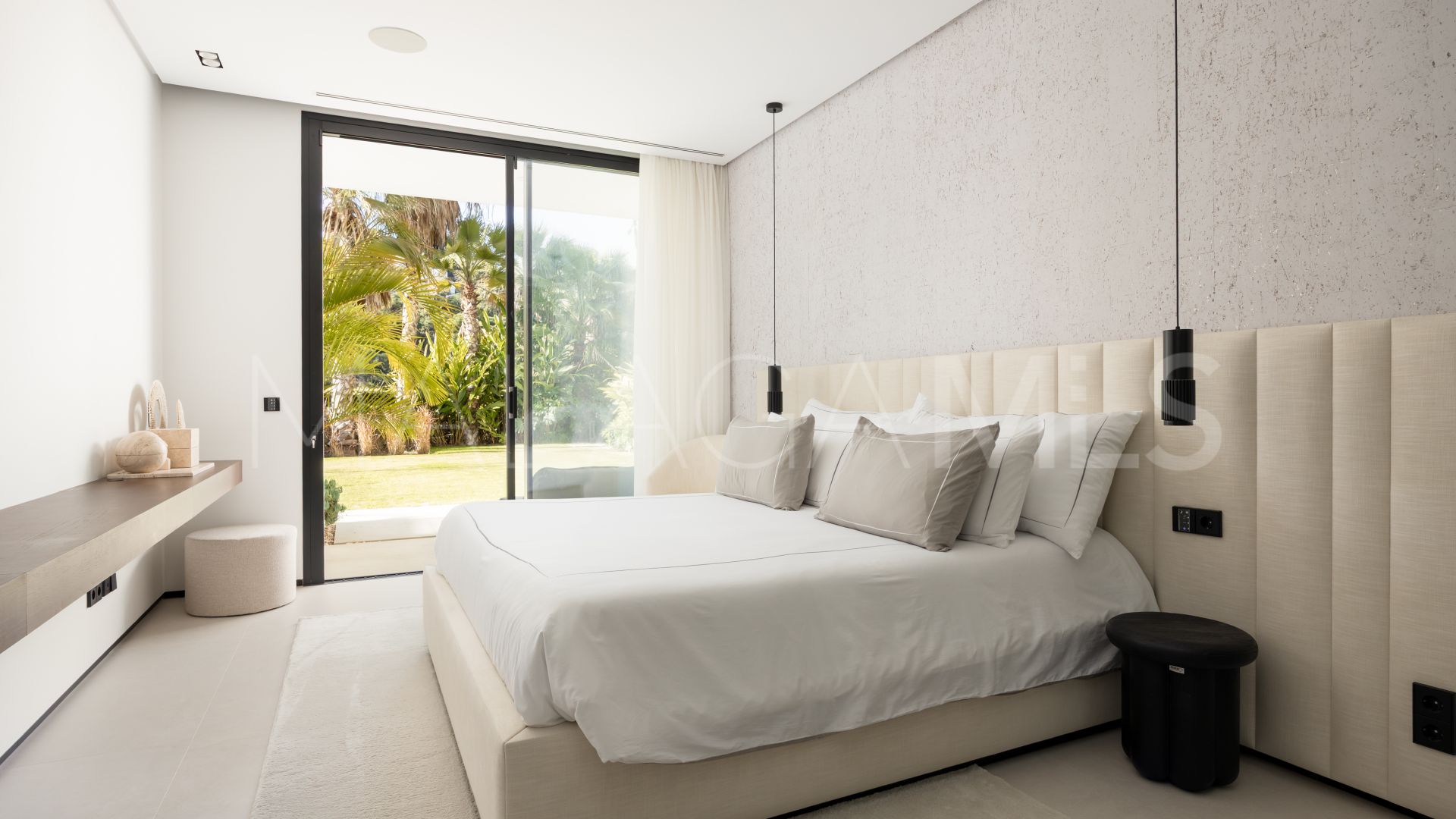 El Madroñal 7 bedrooms villa for sale