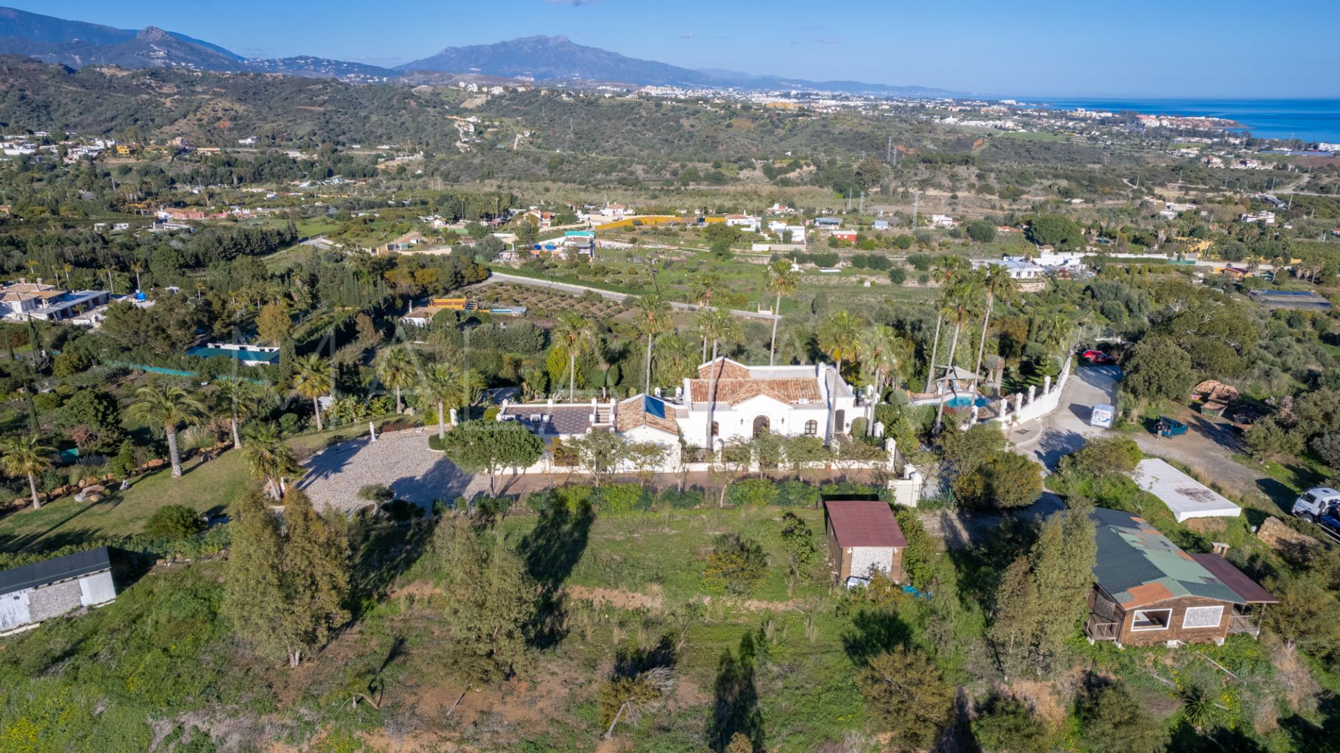 Villa for sale in New Golden Mile