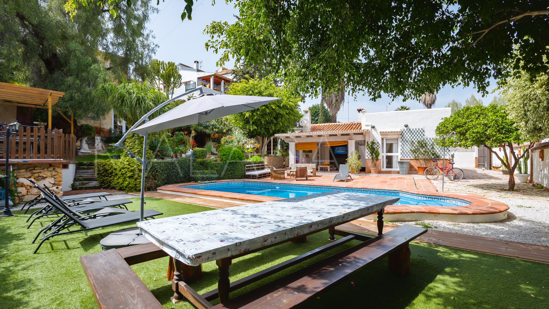 Villa for sale in Nueva Andalucia