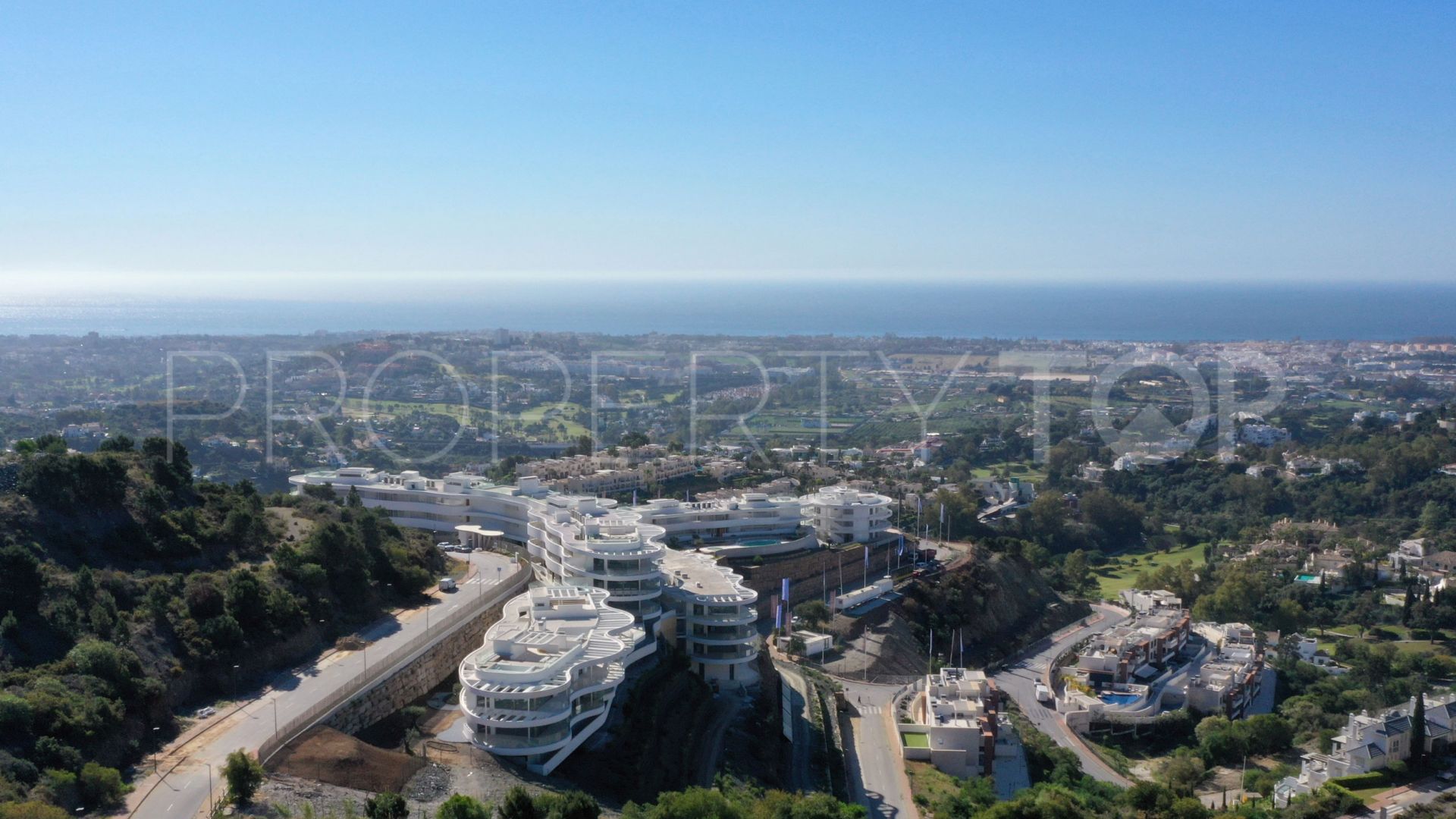For sale 3 bedrooms apartment in The View Marbella