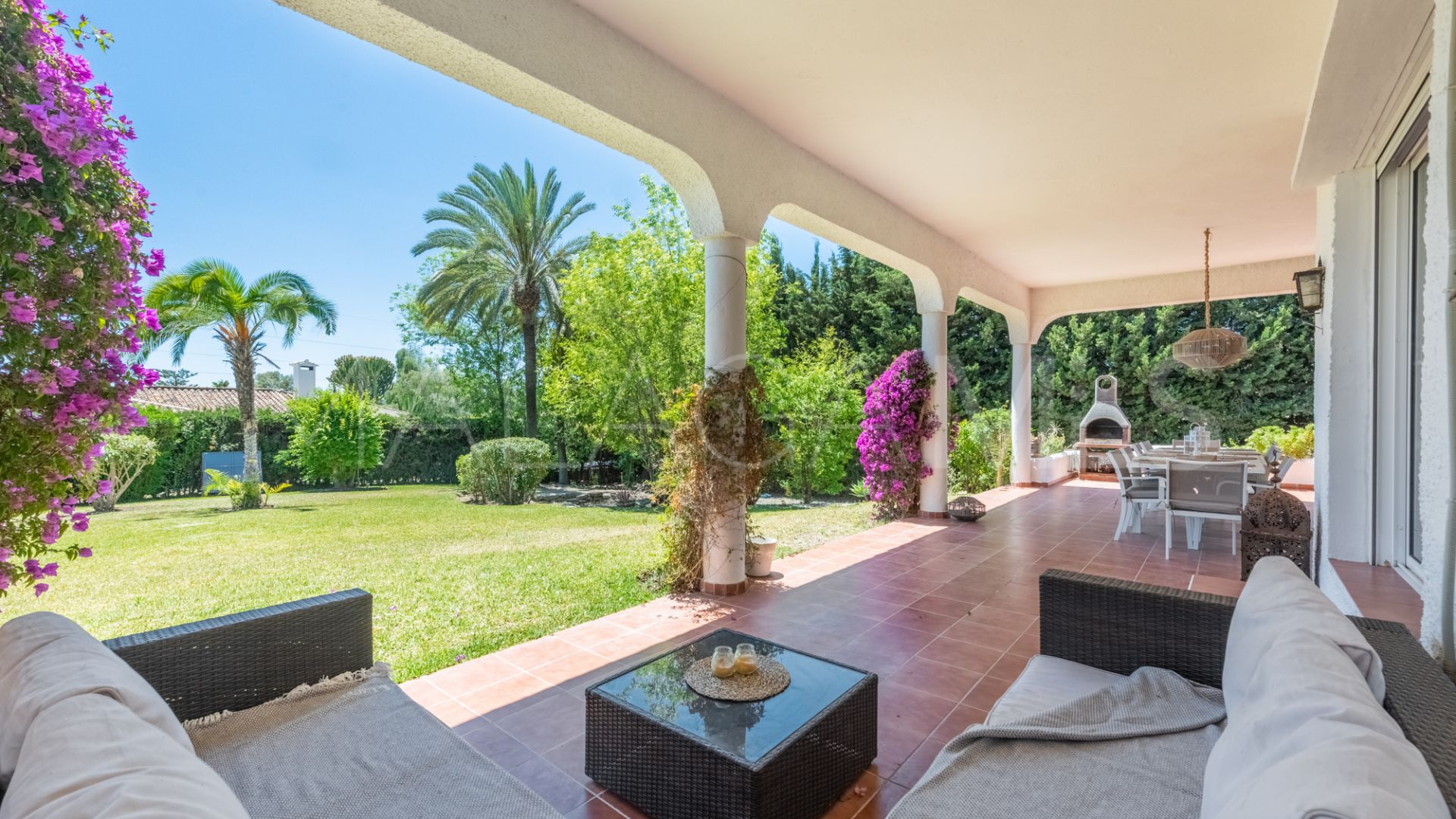 Villa for sale in Atalaya Golf