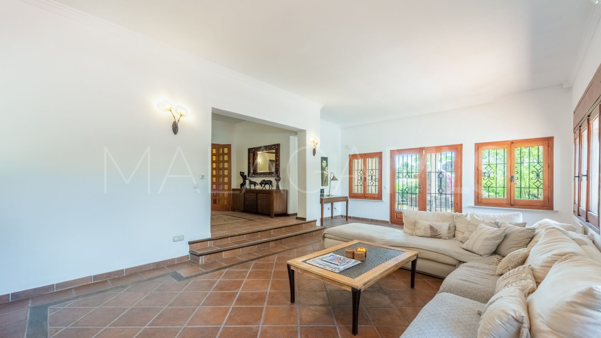 Villa for sale in Atalaya Golf