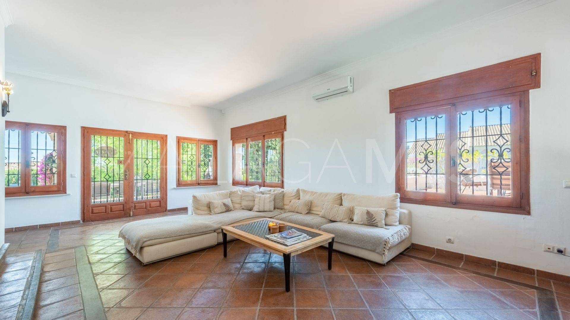 Villa for sale in Atalaya Golf