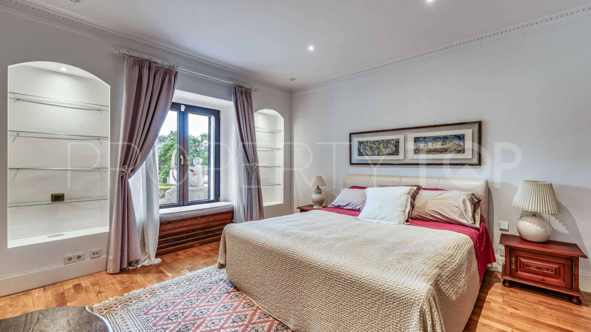 Villa en venta con 7 dormitorios en La Mairena