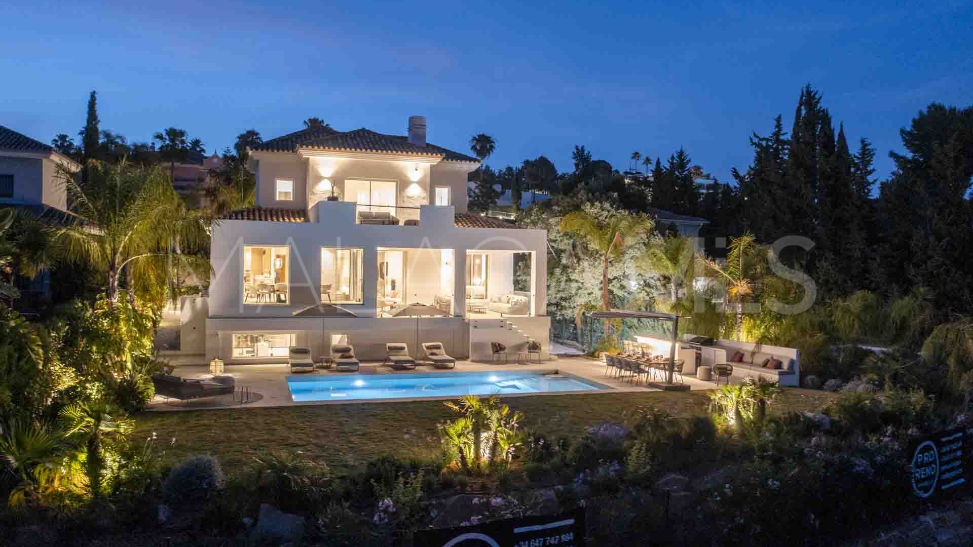 For sale villa in El Paraiso with 5 bedrooms