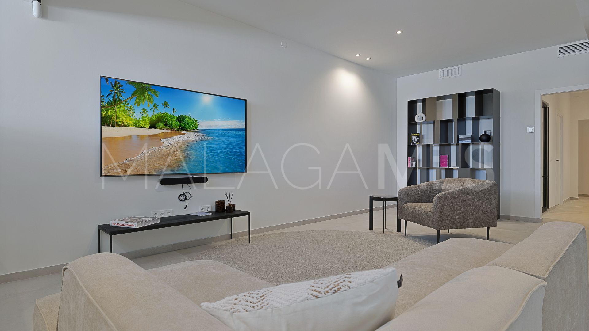 For sale villa in El Paraiso with 5 bedrooms