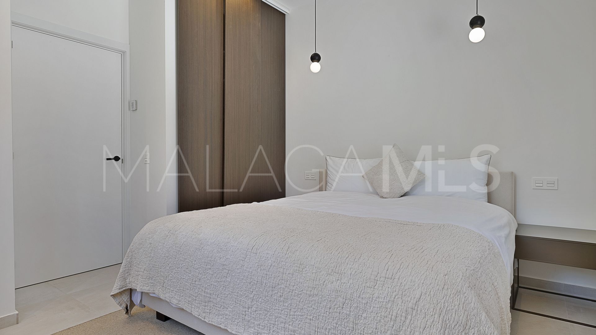 For sale villa in El Paraiso with 5 bedrooms