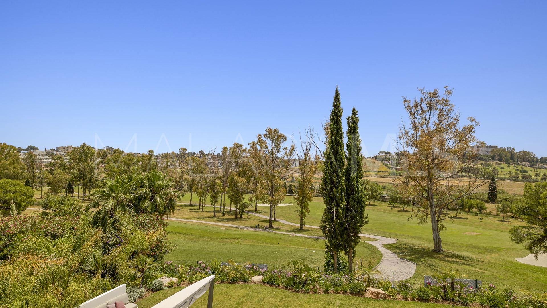 For sale villa in El Paraiso with 5 bedrooms