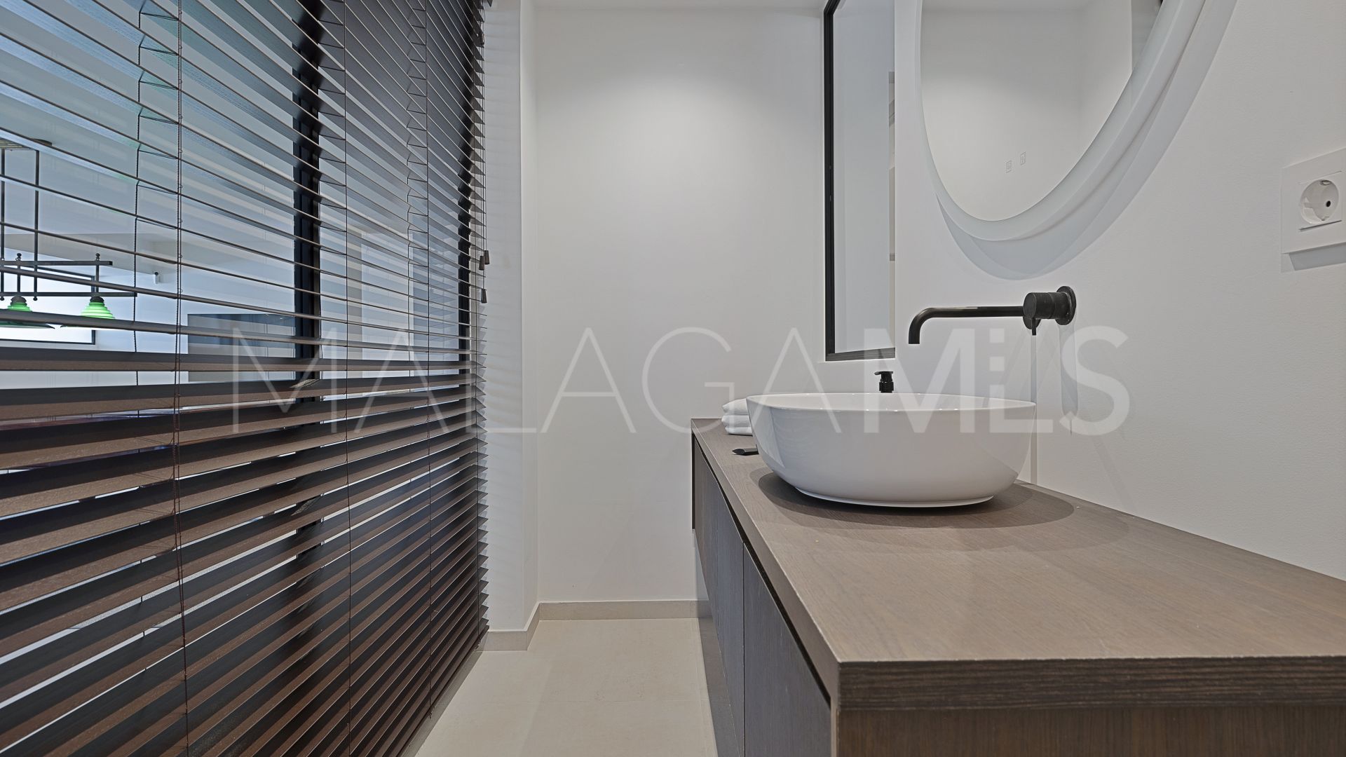For sale villa in El Paraiso with 5 bedrooms