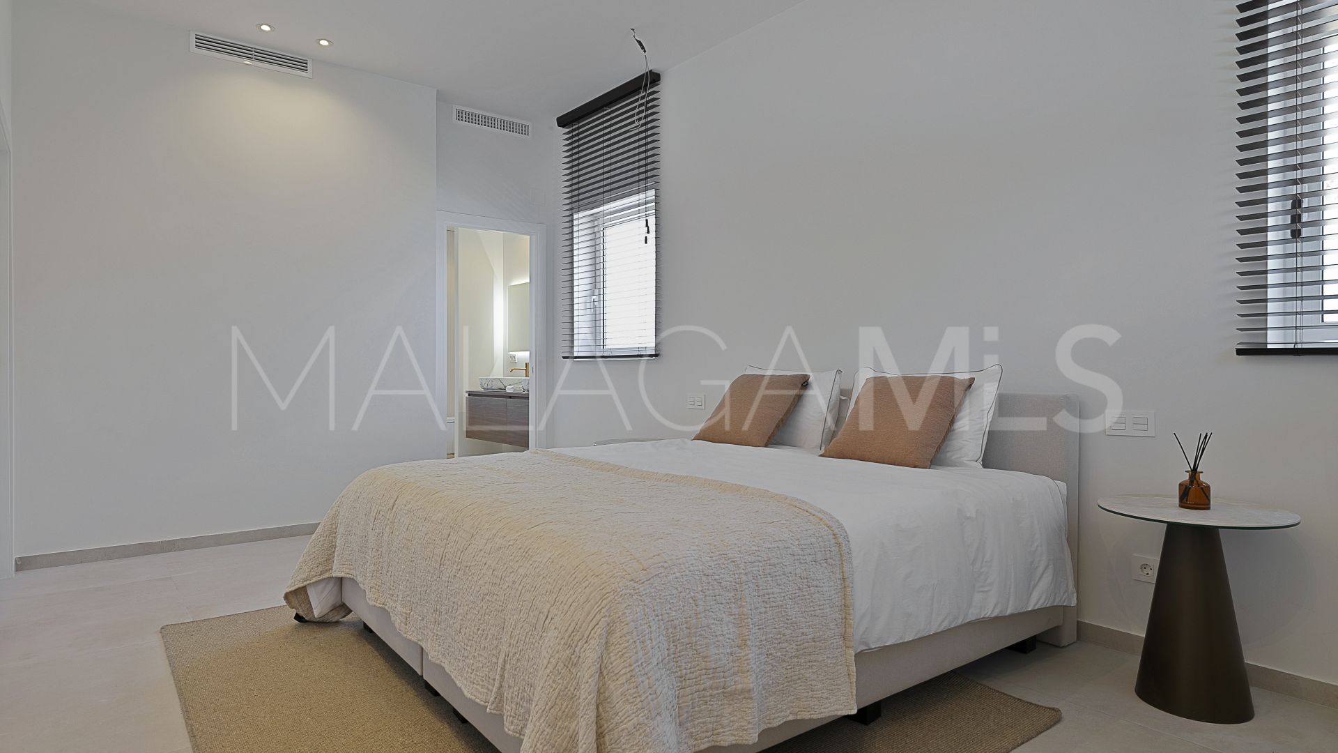 For sale villa in El Paraiso with 5 bedrooms