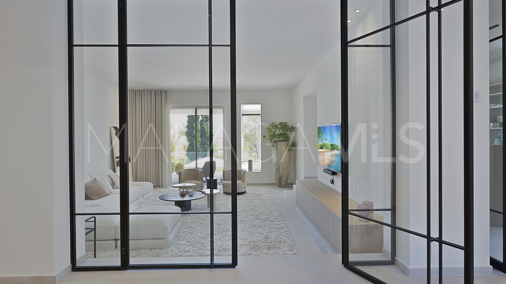For sale villa in El Paraiso with 5 bedrooms
