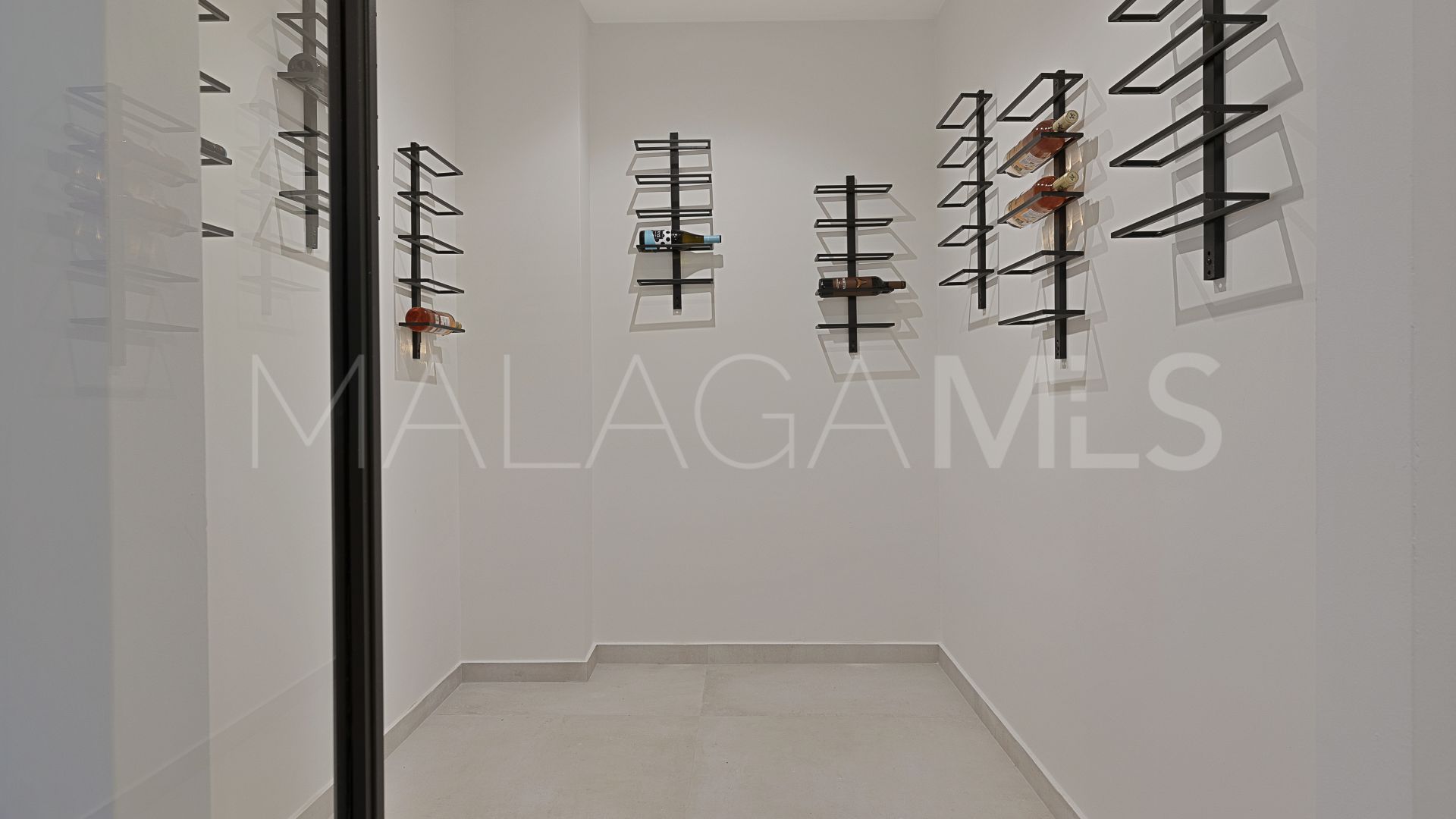 For sale villa in El Paraiso with 5 bedrooms