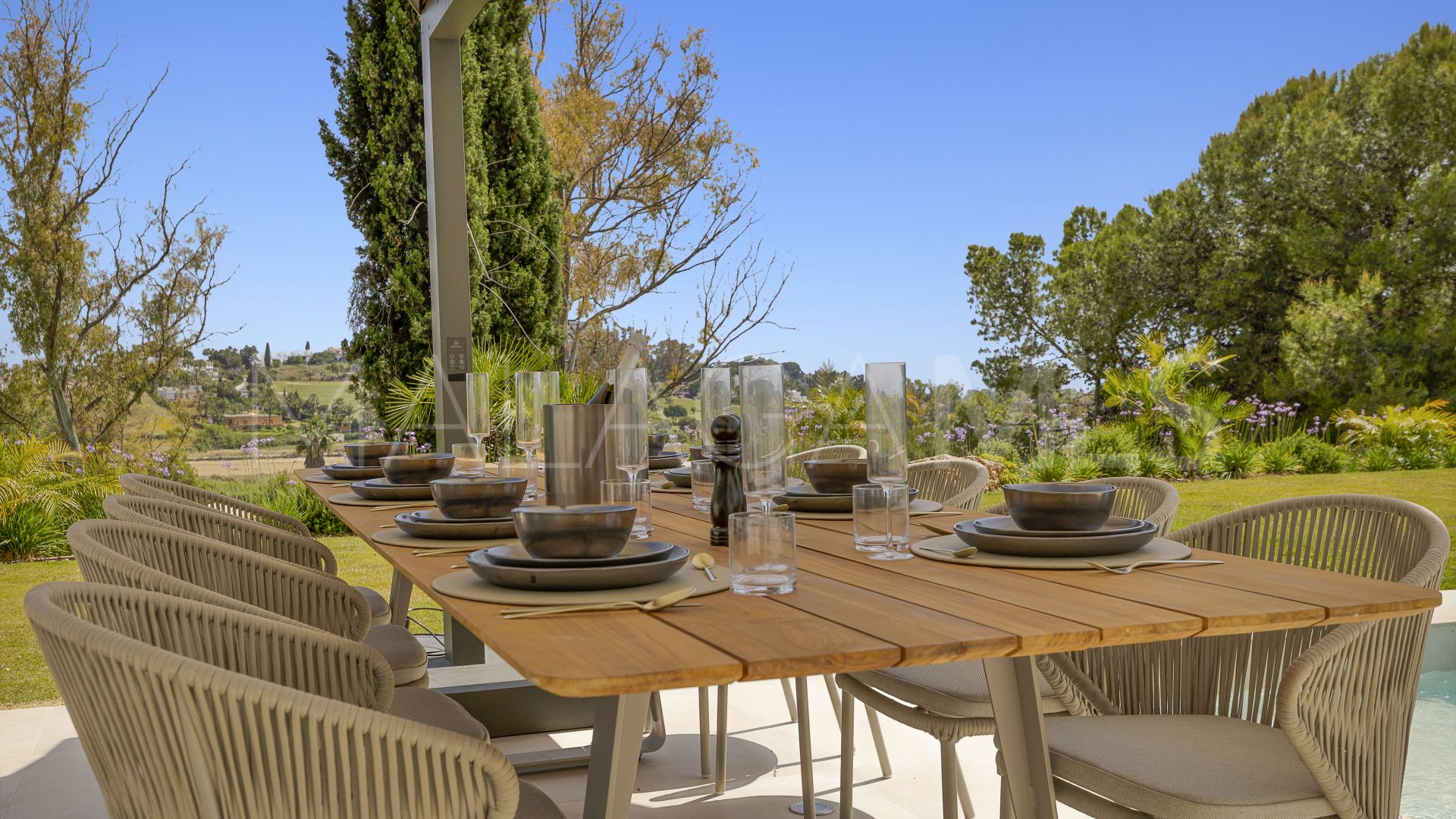 For sale villa in El Paraiso with 5 bedrooms