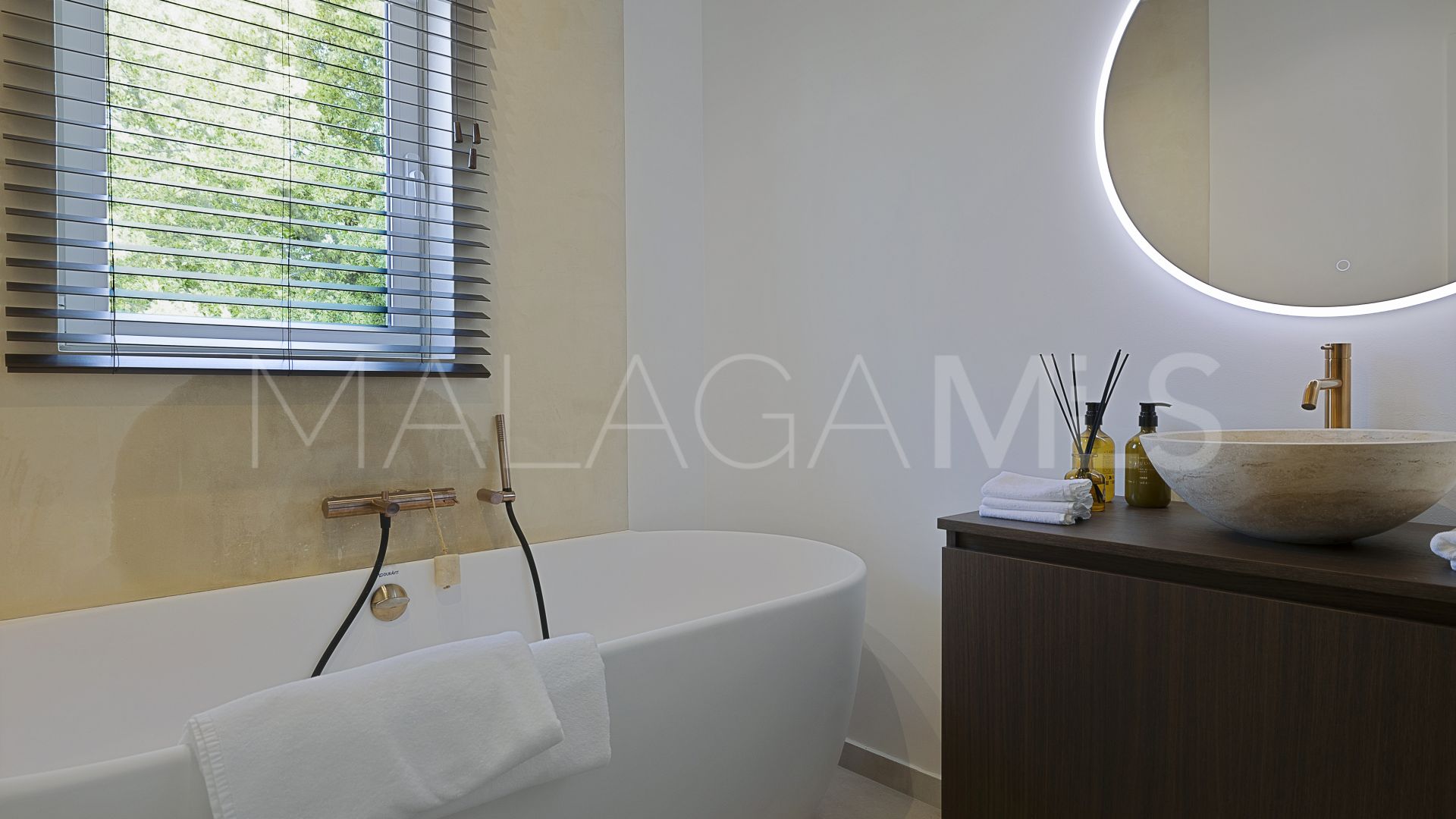 For sale villa in El Paraiso with 5 bedrooms