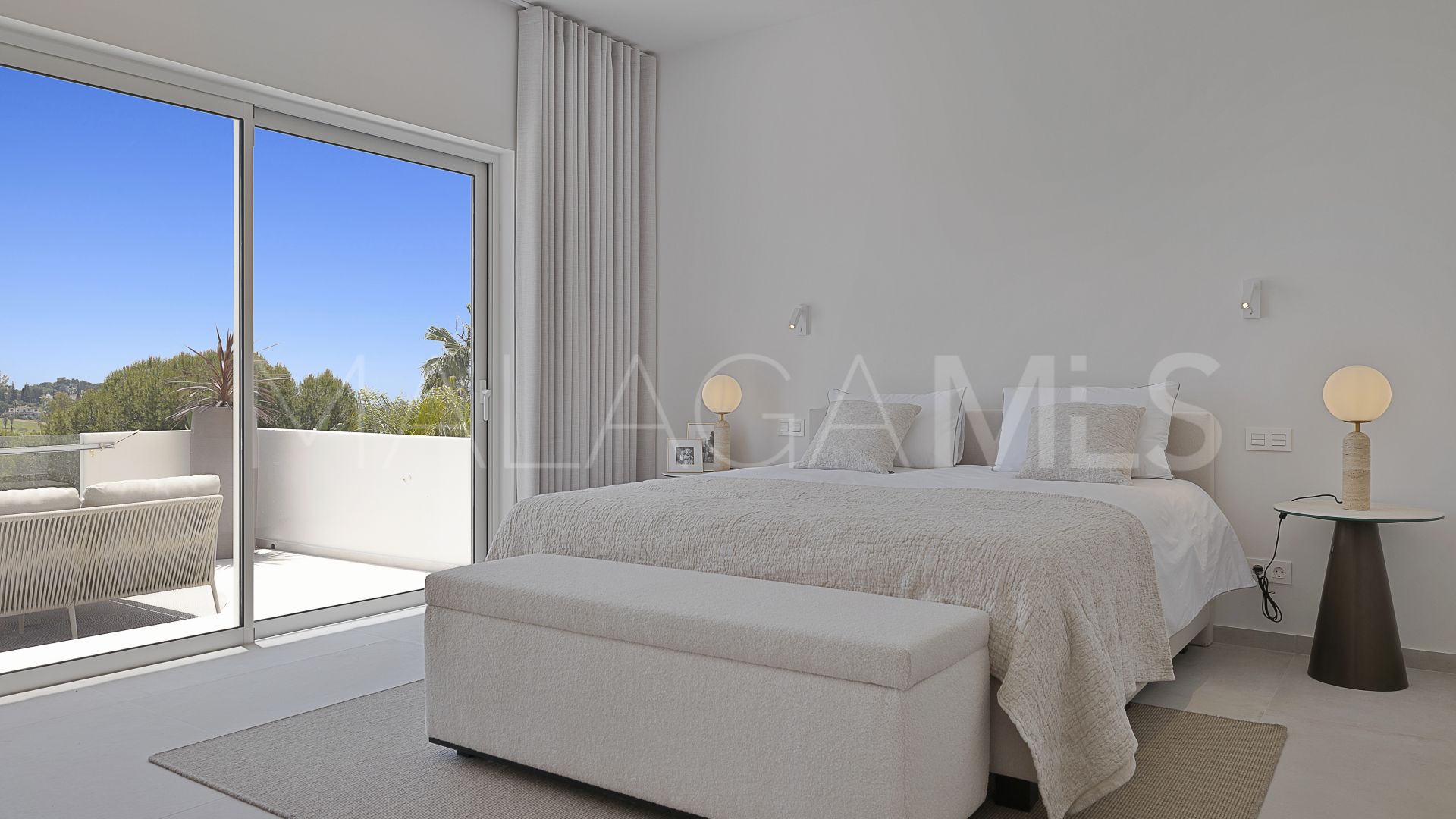 For sale villa in El Paraiso with 5 bedrooms