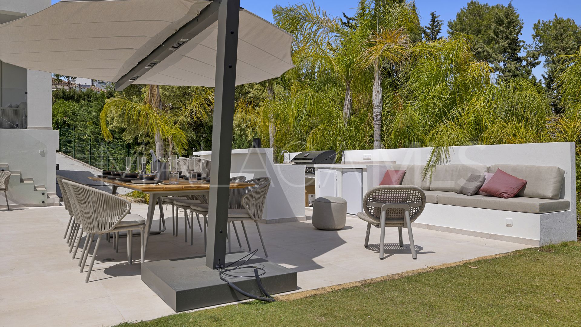 For sale villa in El Paraiso with 5 bedrooms