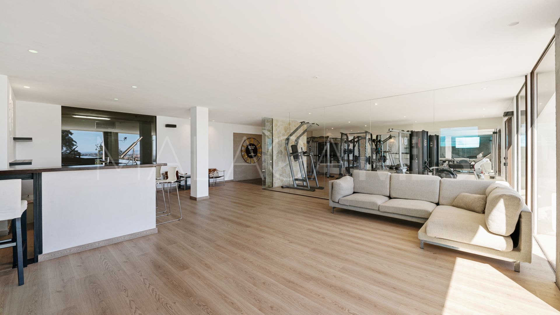 Buy villa de 8 bedrooms in La Alqueria