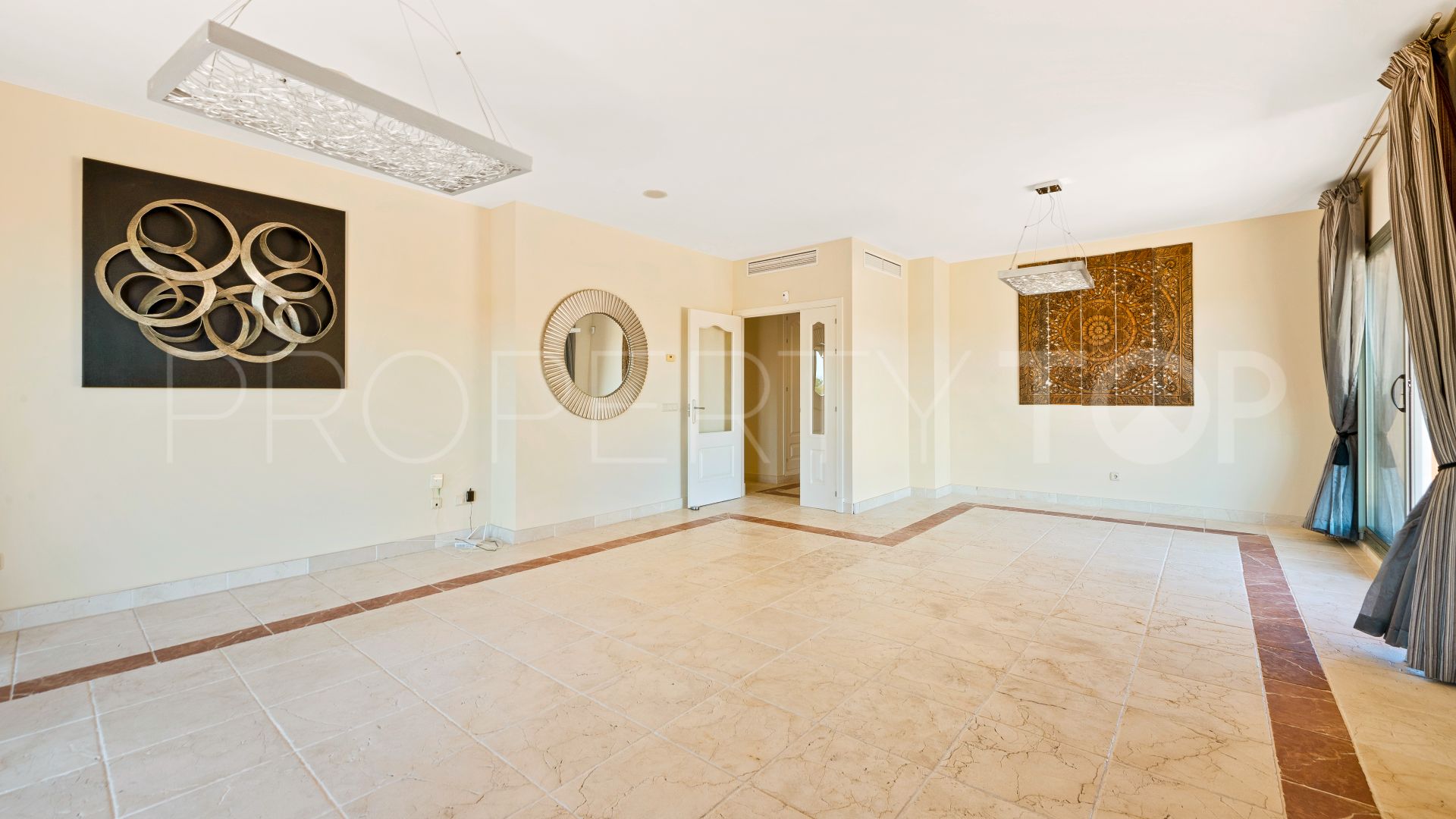 For sale penthouse in Benatalaya