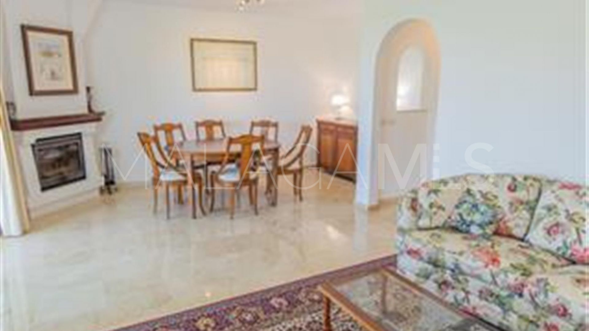 For sale El Paraiso town house with 2 bedrooms