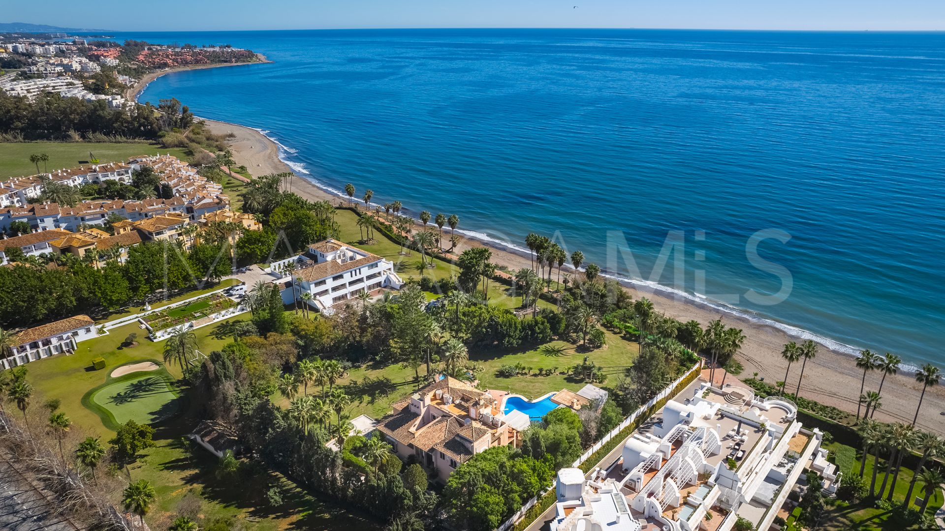 8 bedrooms villa in Beach Side New Golden Mile for sale