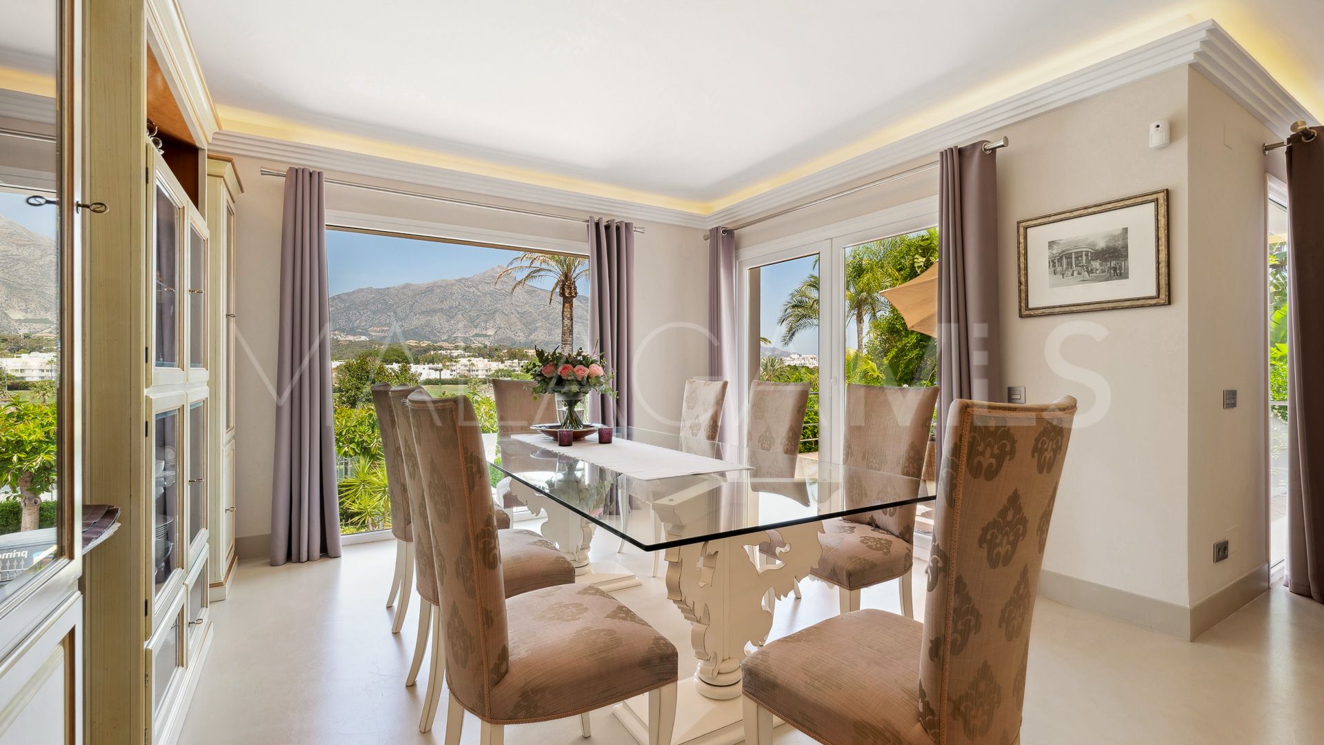 Villa for sale in Las Brisas