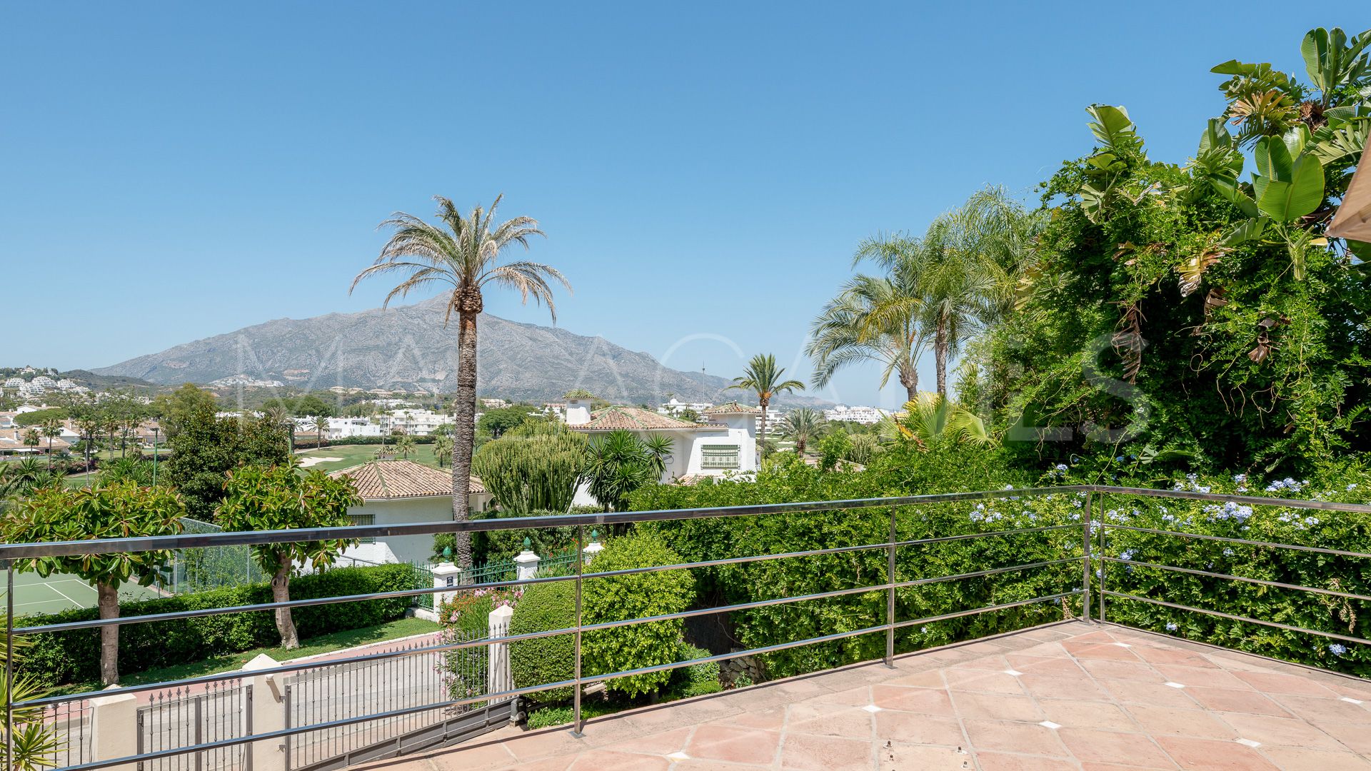 Villa for sale in Las Brisas