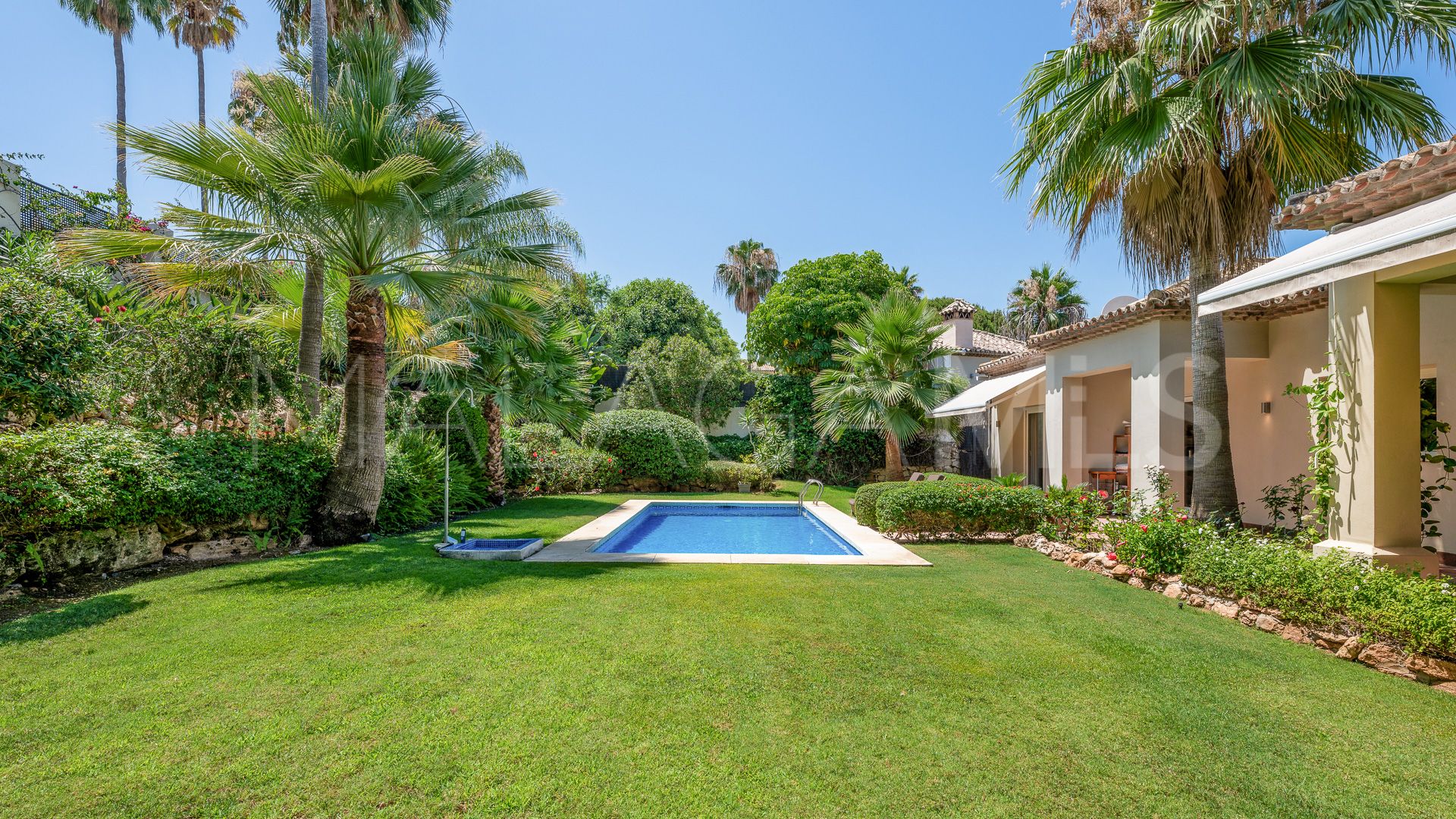 Villa for sale in Las Brisas