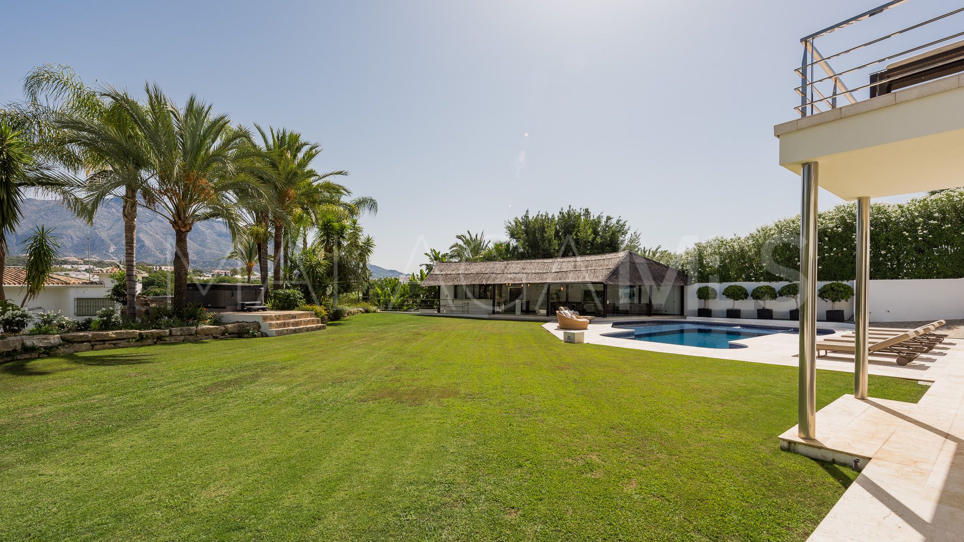 Villa for sale in Las Brisas