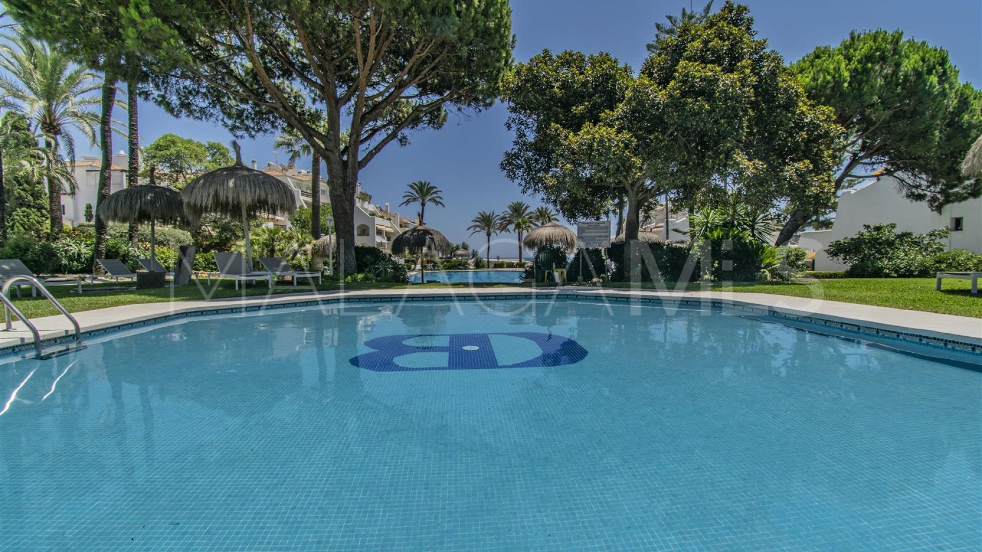 Coral Beach, adosado with 4 bedrooms for sale