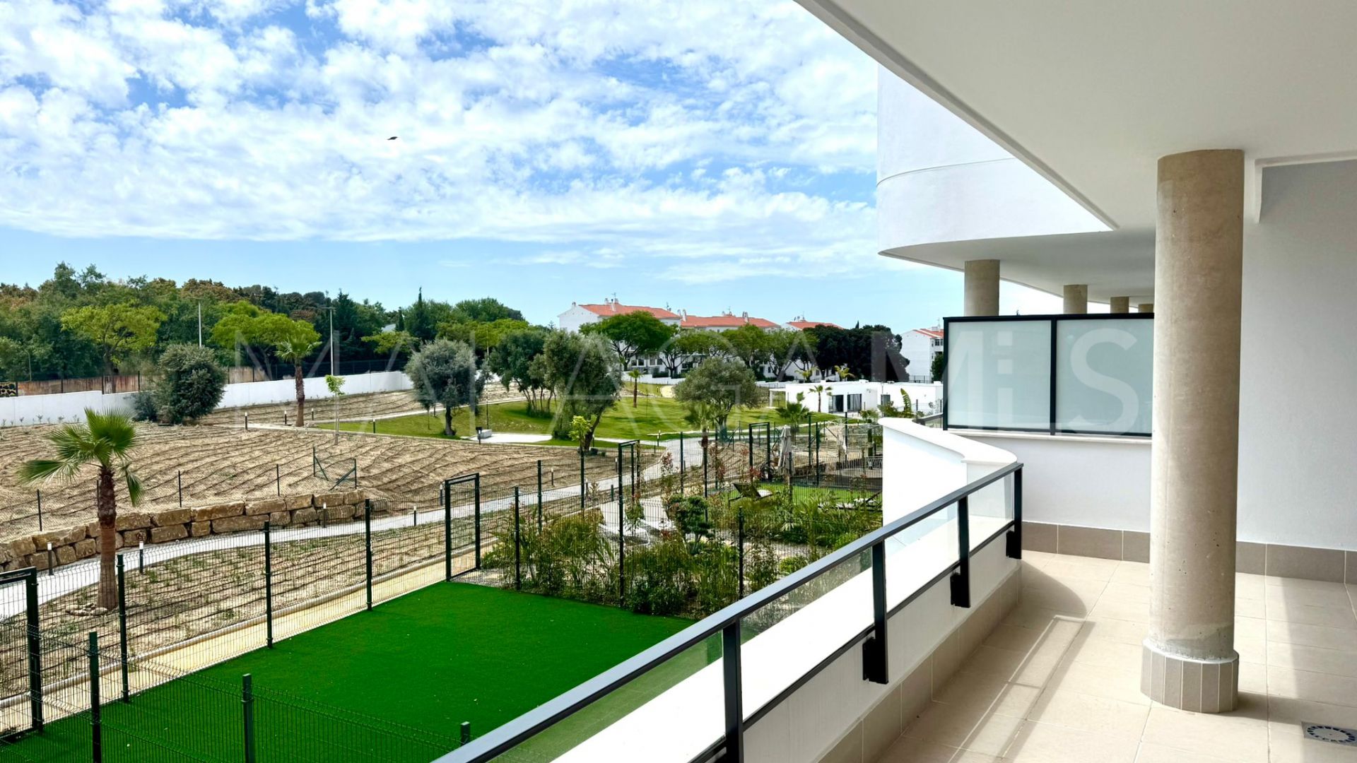 Apartment for sale in Las Joyas with 3 bedrooms