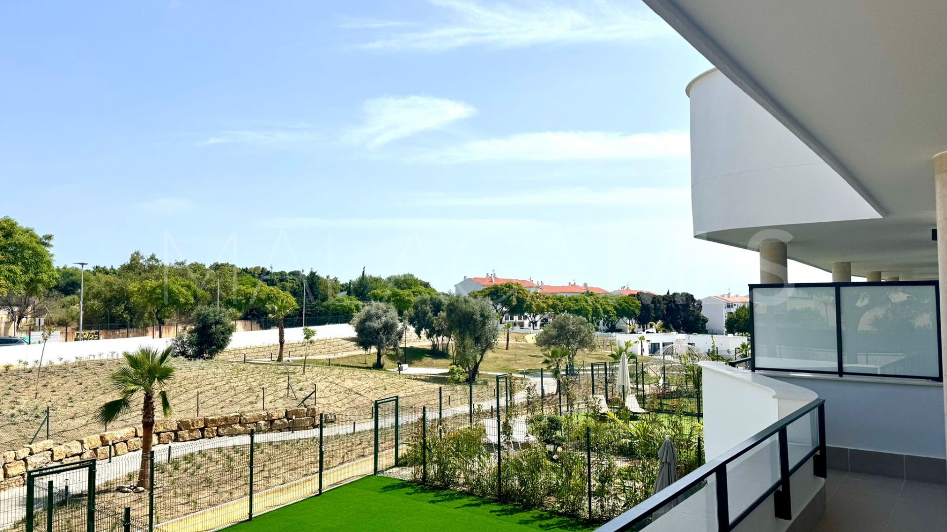 Apartment for sale in Las Joyas with 3 bedrooms