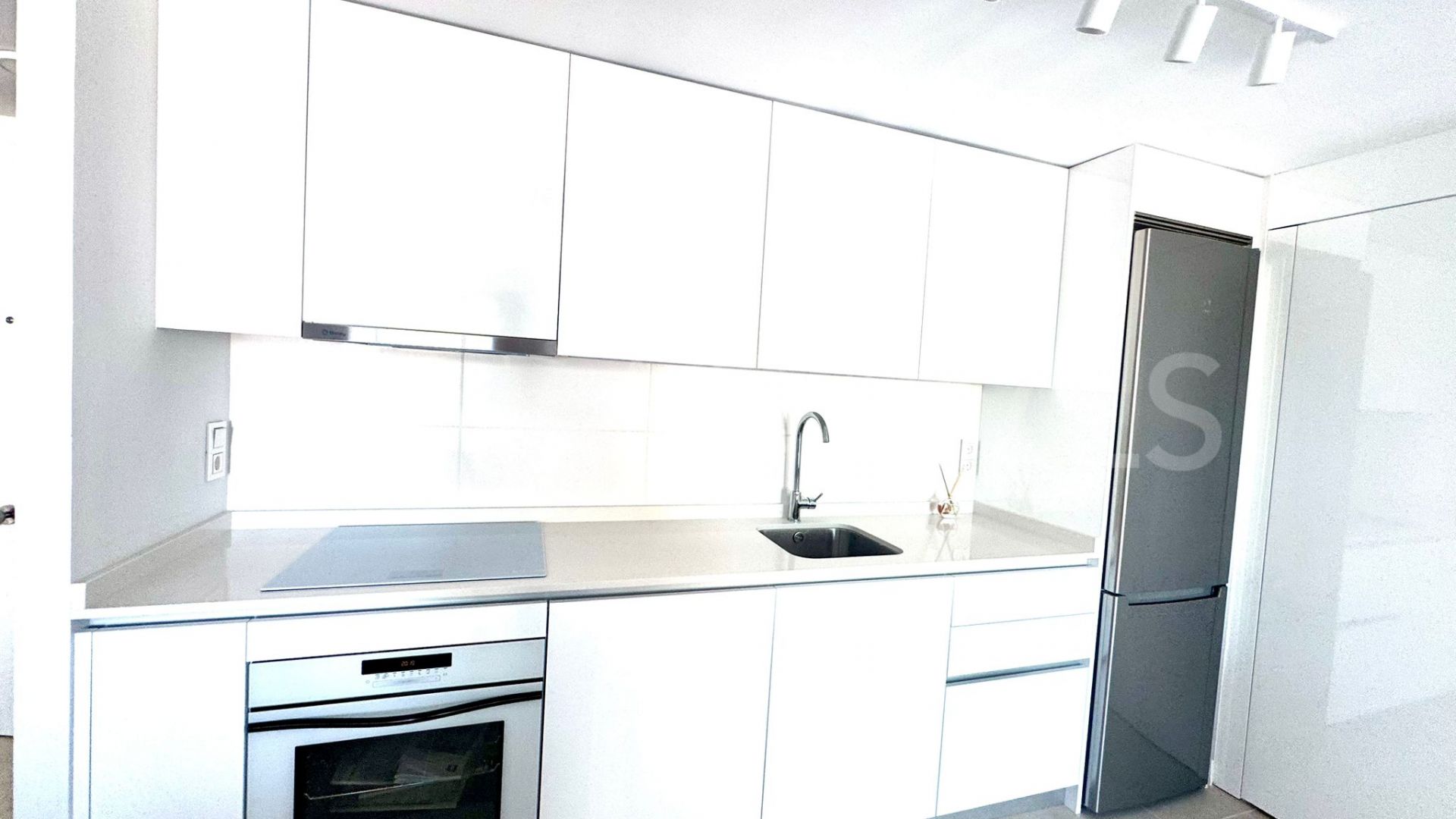 Apartment for sale in Las Joyas with 3 bedrooms