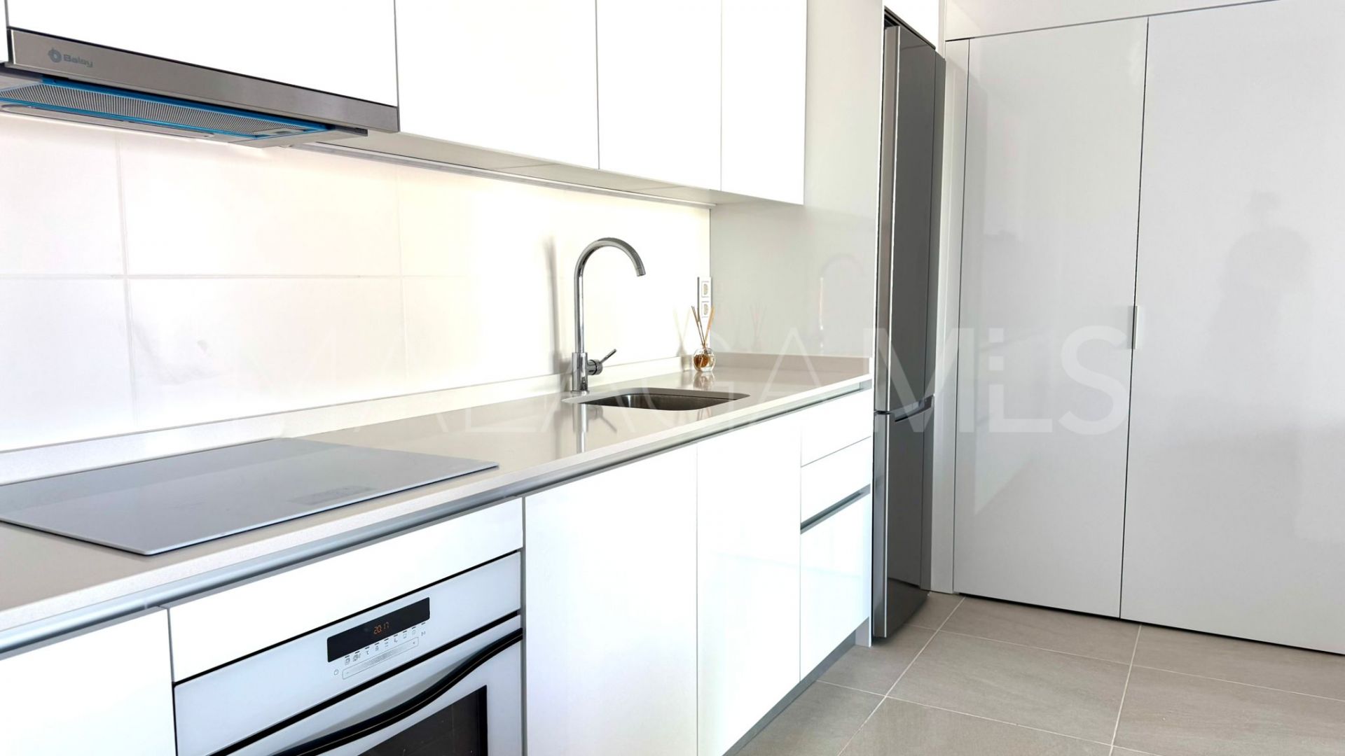 Apartment for sale in Las Joyas with 3 bedrooms
