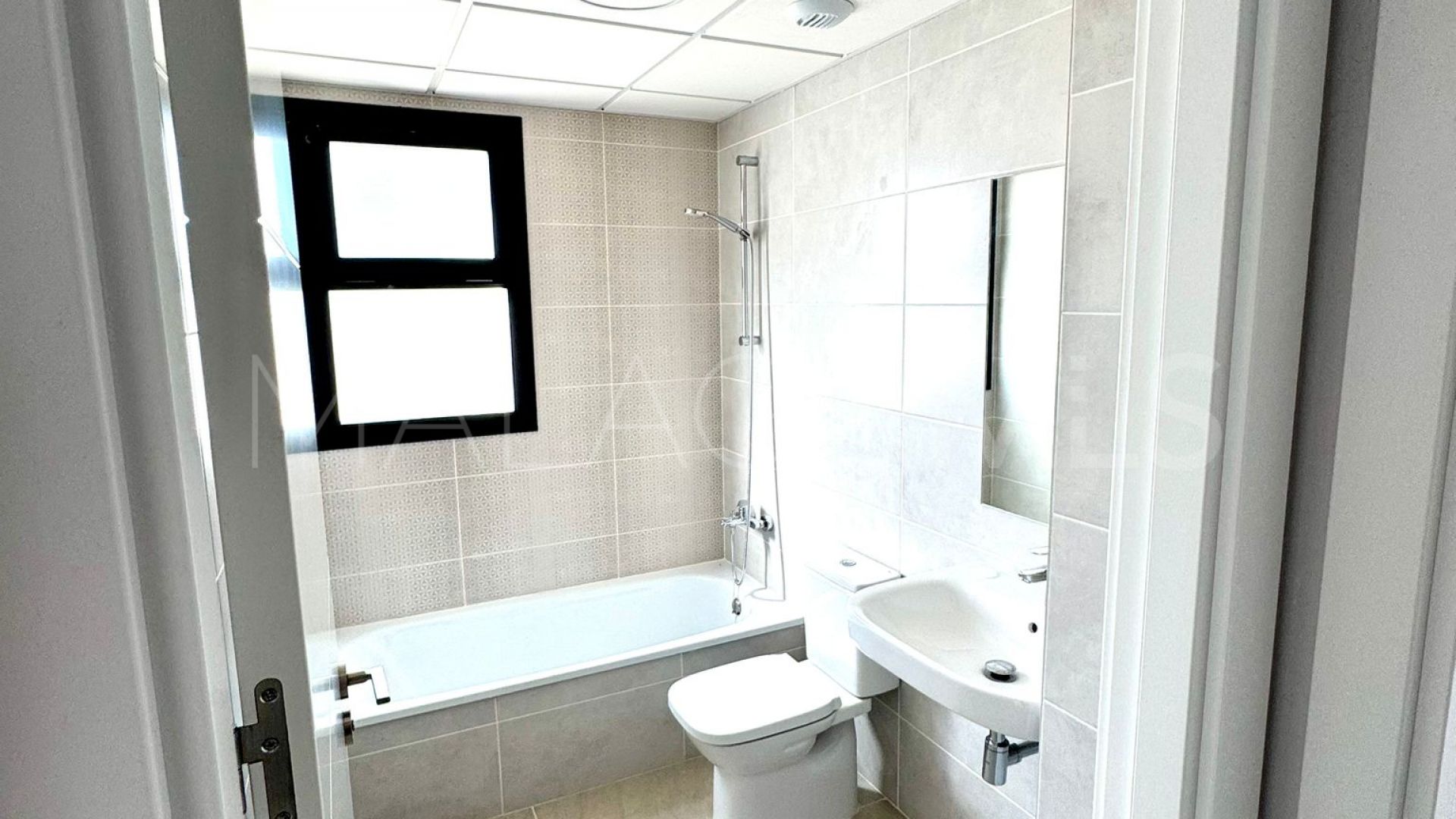 Apartment for sale in Las Joyas with 3 bedrooms
