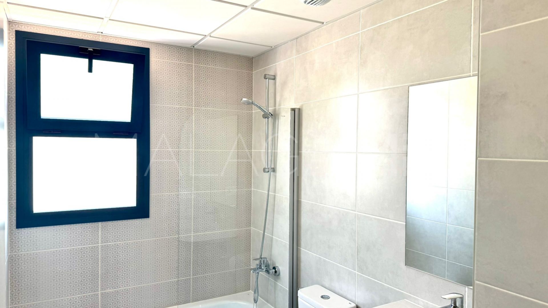 Apartment for sale in Las Joyas with 3 bedrooms