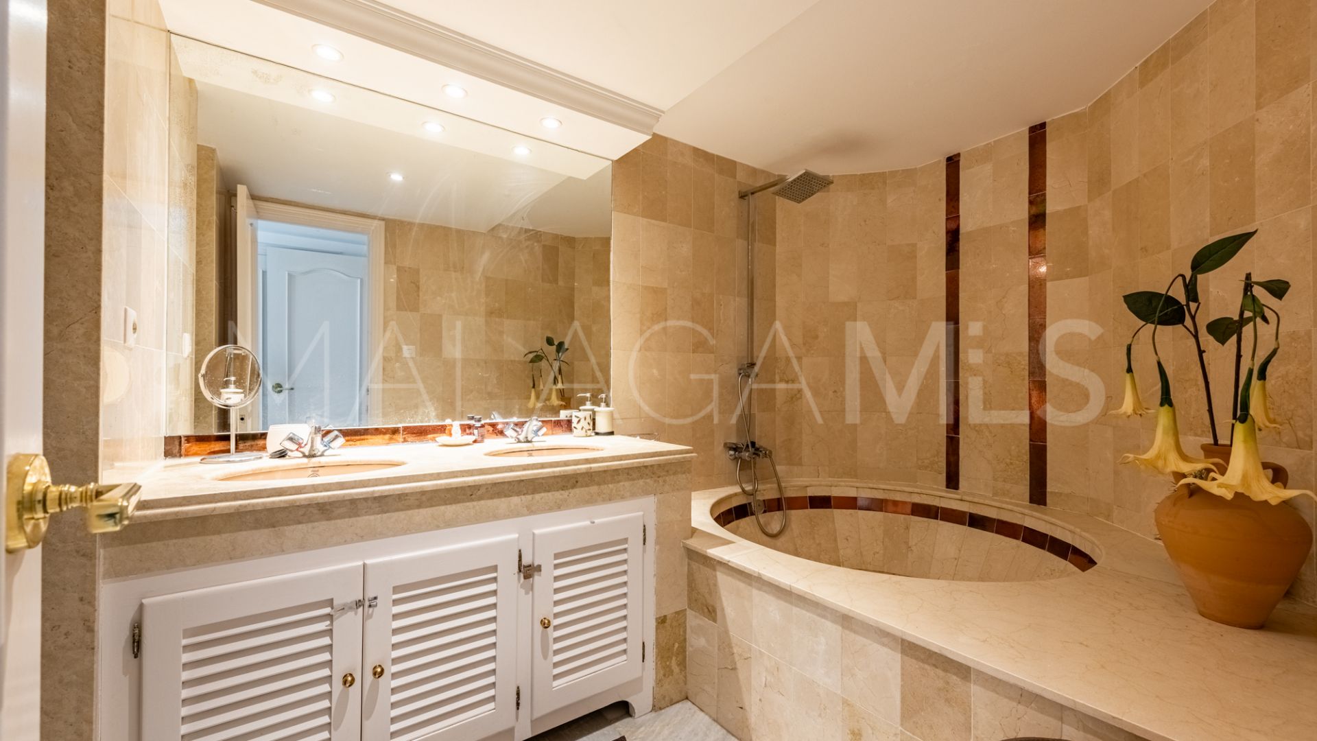 For sale apartment in Bel Air with 2 bedrooms