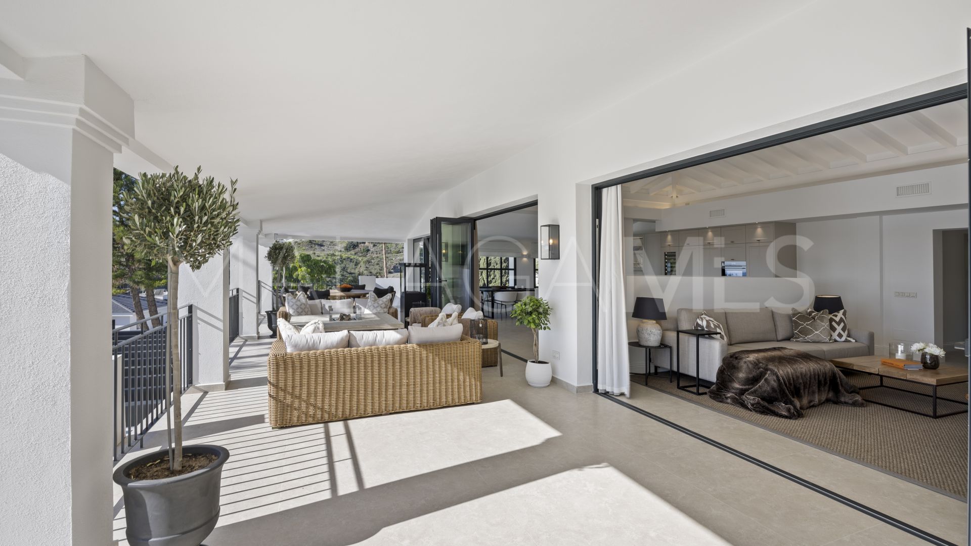 5 bedrooms Altos del Paraiso villa for sale